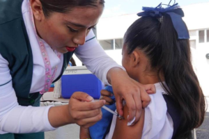 Vacunarán a niños y adolescentes contra sarampión y polio: quiénes deben aplicarse la dosis